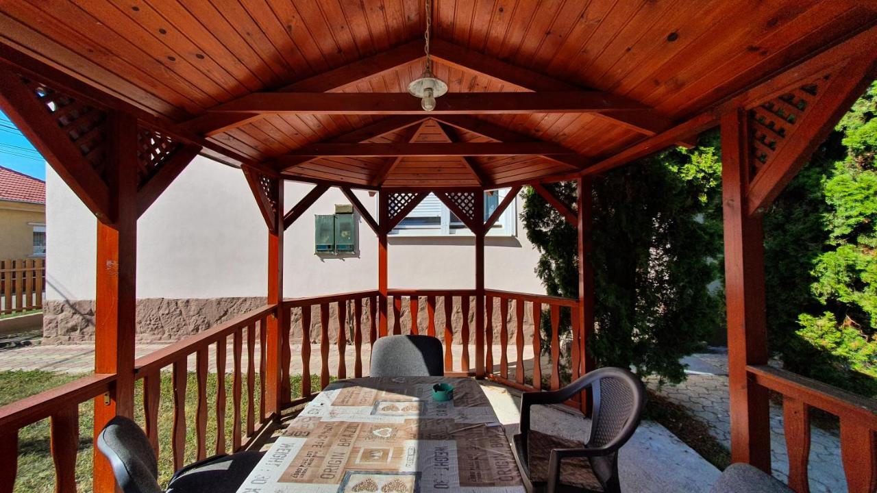 Villa Napsugar Balatonlelle Exterior photo