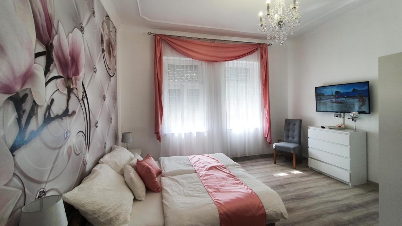 Villa Napsugar Balatonlelle Exterior photo